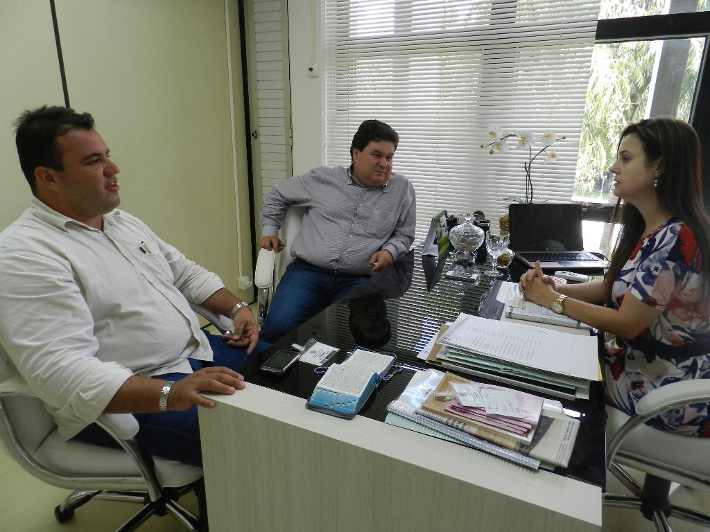 Imagem: Deputada reafirma compromisso com instituição