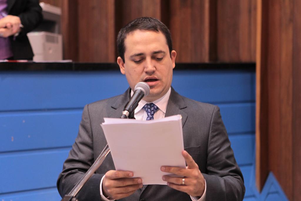 Imagem: Deputado Marcio Fernandes durante pequeno expediente