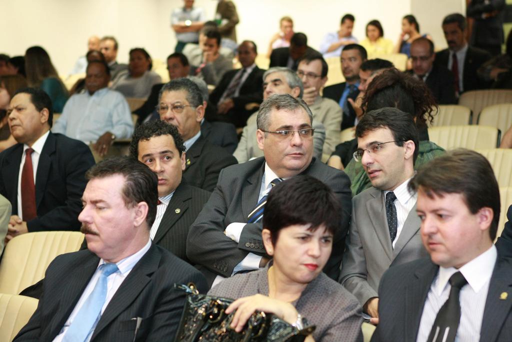 Imagem: Delegados da Polícia Civil acompanharam a votação no plenário.