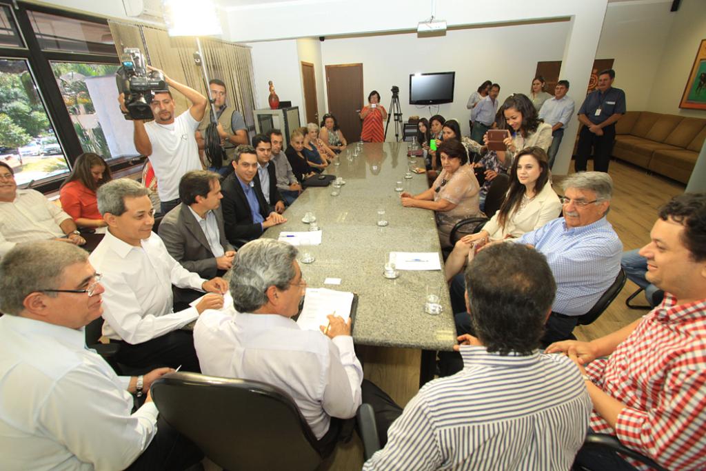 Imagem: Mara Caseiro participa da assinatura do convênio