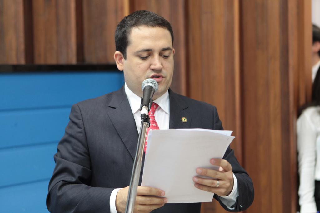 Imagem: Marcio Fernandes apresenta solicitações no pequeno expediente