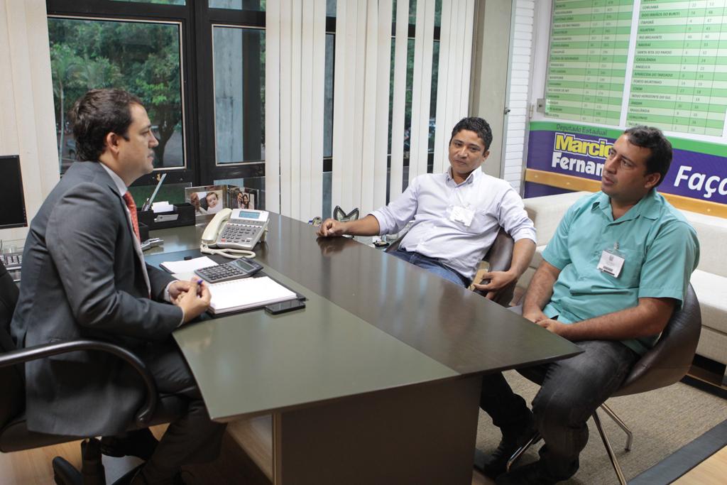 Imagem: Marcio Fernandes e os vereadores Roni e Júnior