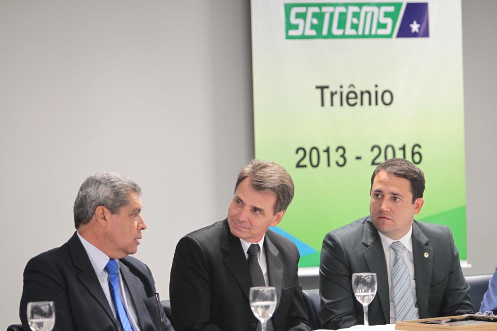 Imagem: O governador André, Cavol e o deputado Marcio Fernandes