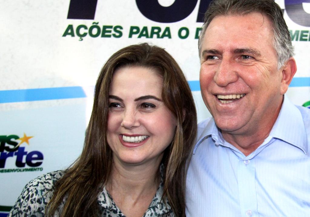 Imagem:  Mara e Giroto, que tomou posse hoje como secretário de Obras, vão trabalhar para atrair mais empresas para o Conesul