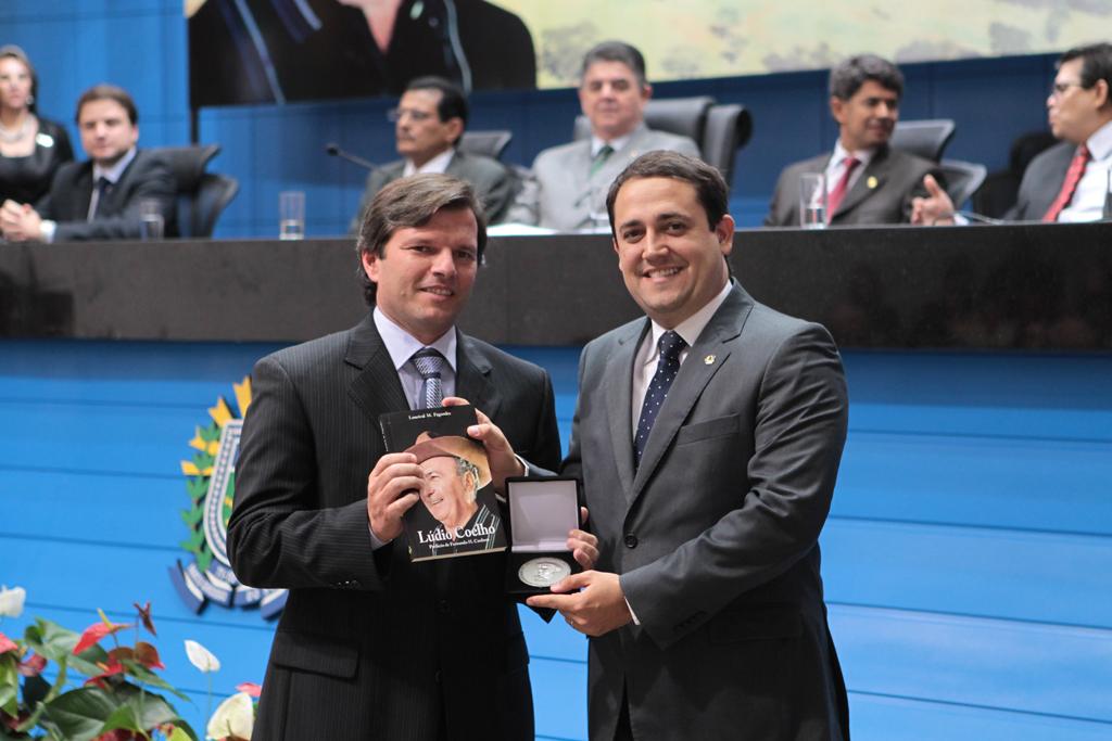 Imagem: Luciano Mendes e Deputado Marcio Fernandes