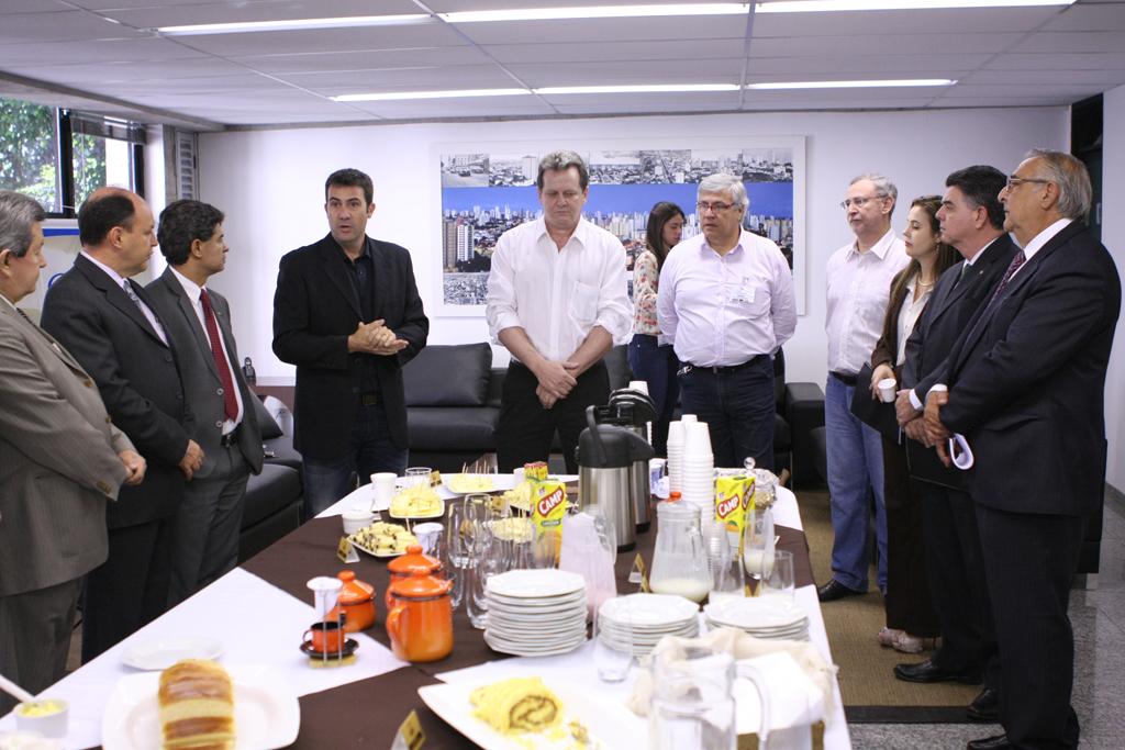 Imagem: Ação da Câmara Setorial do Leite aconteceu na sala da presidência.