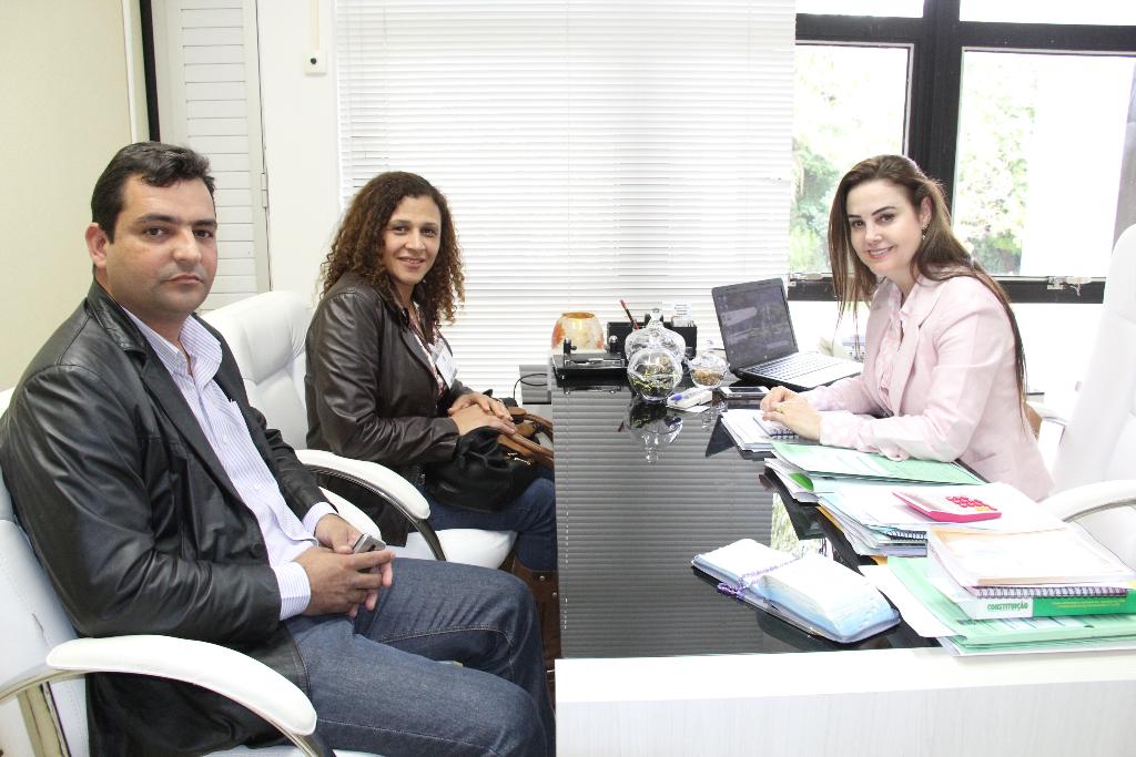 Imagem: Deputada discute incremento nas moradias de Batayporã