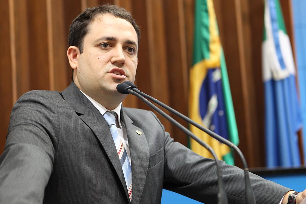 Imagem: Deputado Marcio Fernandes ocupa a tribuna para ressaltar a relevância da Rota da Integração