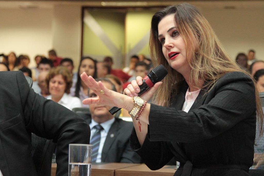 Imagem: Mara Caseiro está preocupada com a cobrança de moradores e comerciantes da região da 163