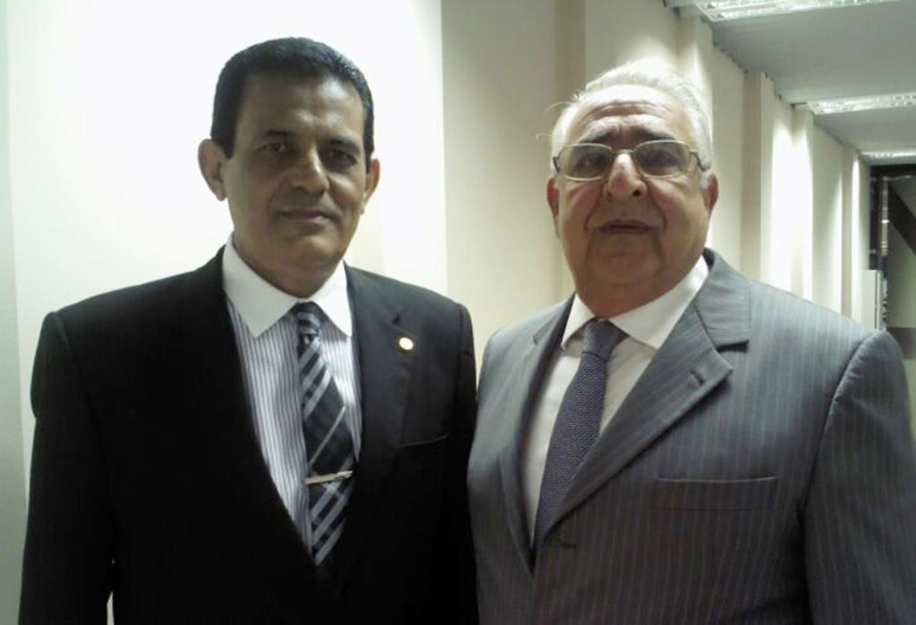 Imagem: Presidente da Adep/MS, Carlos Eduardo Bruno Marietto é recebido pelo deputado Jerson Domingos.