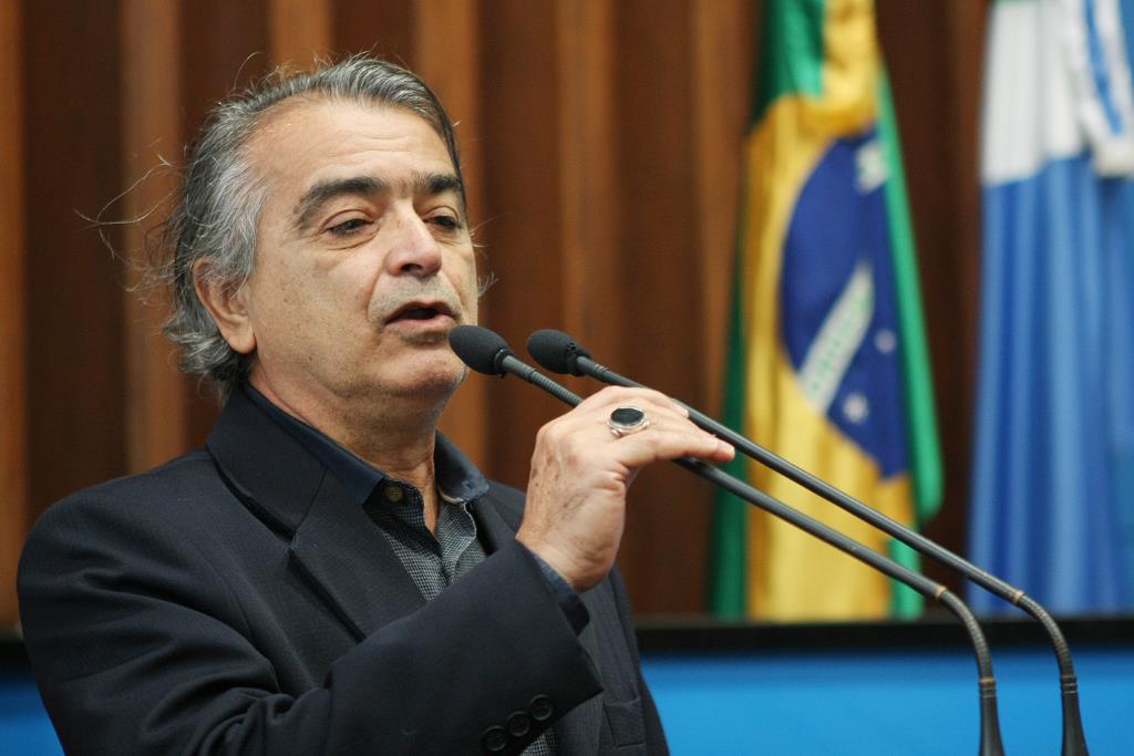 Imagem: Osvaldo Abrão de Souza, presidente do Conselho de Arquitetura e Urbanismo de MS, ocupou a tribuna.