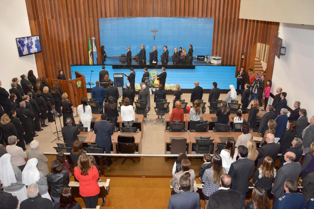Imagem: Sessão solene foi realizada no plenário Deputado Júlio Maia.