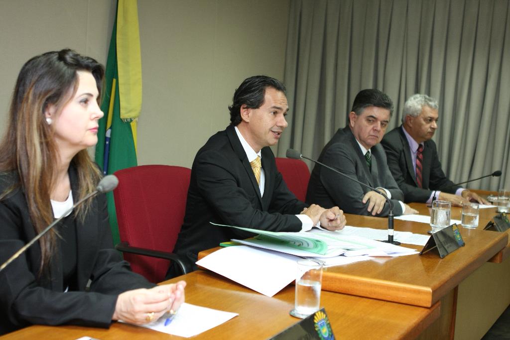 Imagem: Deputados integrantes da CPI da Telefonia definiram presidência e relatoria.