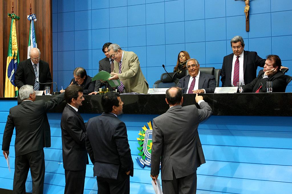 Imagem: Além da LDO, os deputados também aprovaram outros 3 projetos de lei uma viagem do governador André Puccinelli aos EUA.