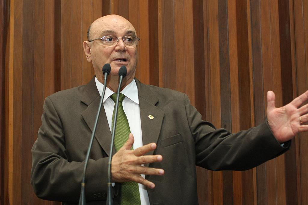 Imagem: Para Tetila, currículo arcaico do ensino médio gera desinteresse por parte dos estudantes.