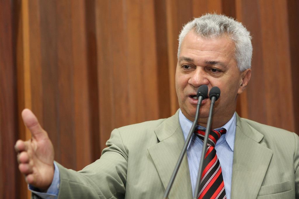 Imagem: Parlamentar reclamou sobre prazo de confecção do documento que pode demorar até 1 mês para ficar pronto.