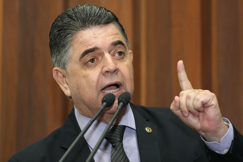 Imagem: Conforme Marcio Monteiro, essas torres são instaladas em áreas urbanas e suas estruturas metálicas podem causar graves acidentes.