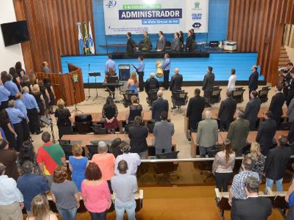 Imagem: Homenagem aos administradores ocorreu no plenário Júlio Maia.