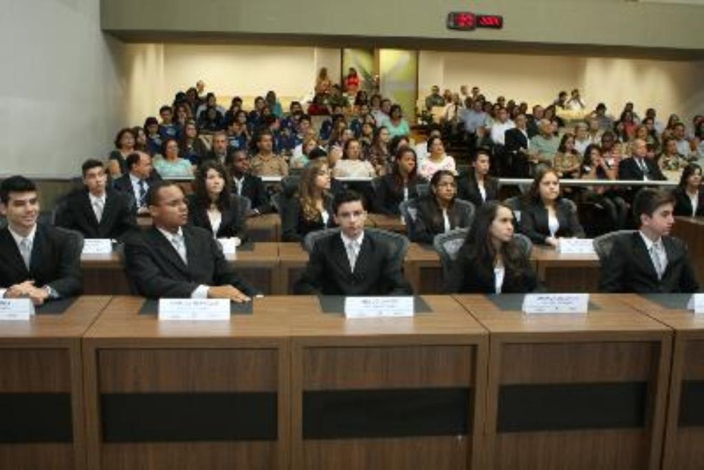 Imagem: Deputados estudantes podem elaborar projetos e apresentá-los aos deputados estaduais para que sejam apadrinhados.