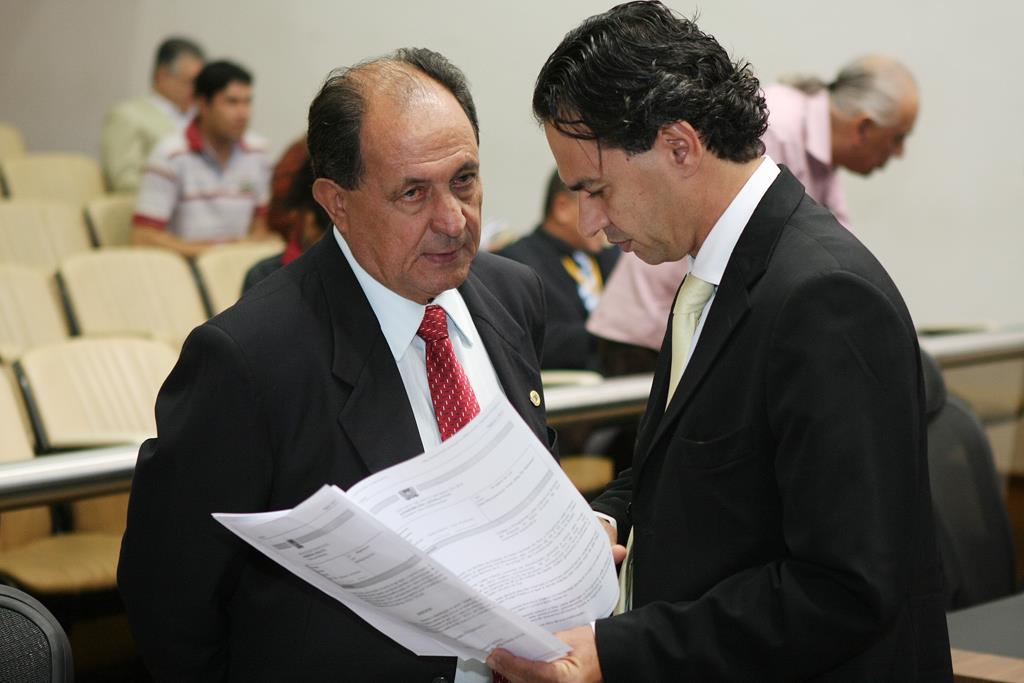 Imagem: Deputados Zé Teixeira e Marquinhos Trad são autores da proposta.