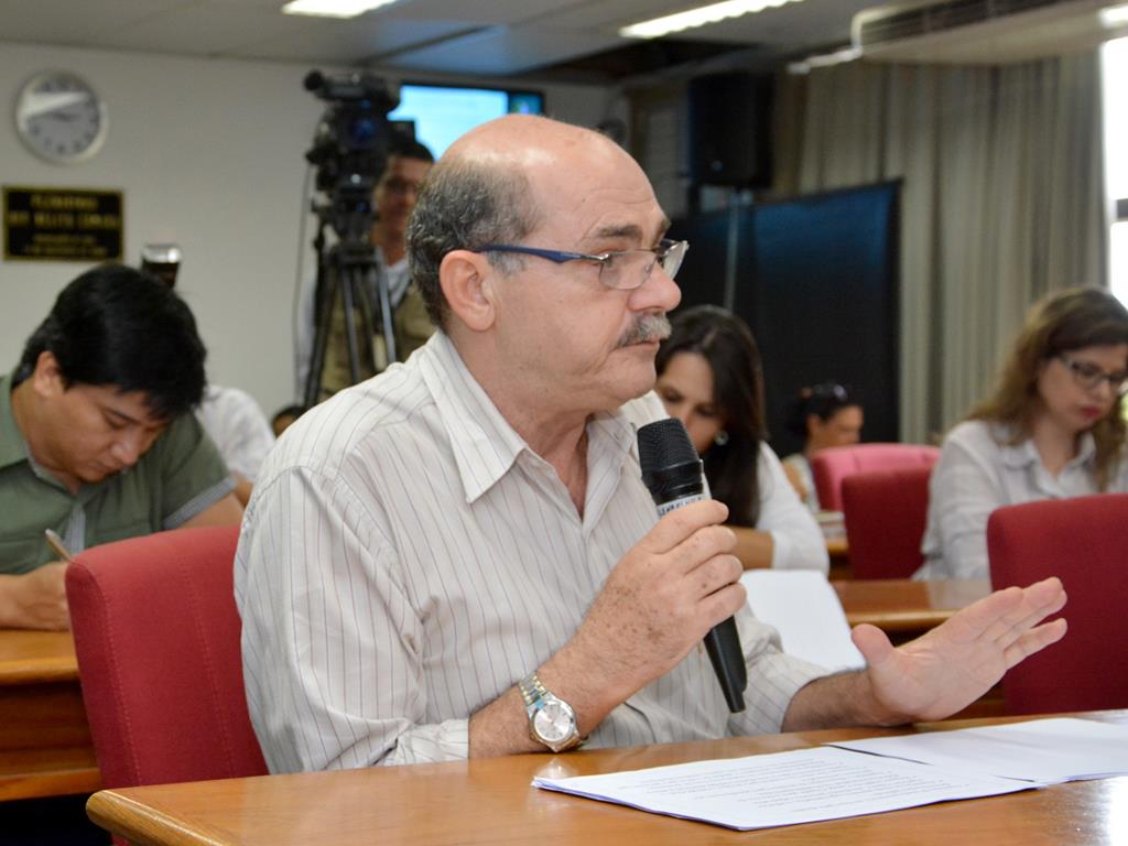 Imagem: O secretário estadual de Saúde, Antônio Lastória, apresentou os dados.