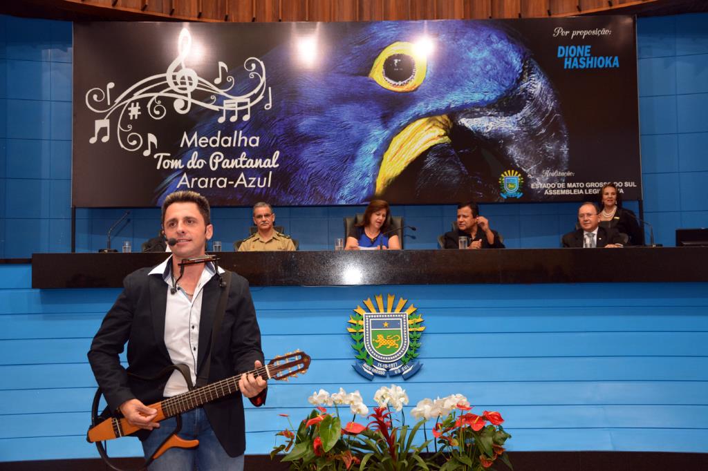 Imagem: Profissionais de destaque na música de MS foram homenageados durante sessão solene.