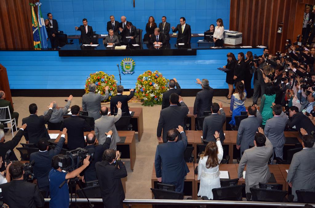 Imagem: Posse dos deputados foi realizada no plenário Júlio Maia