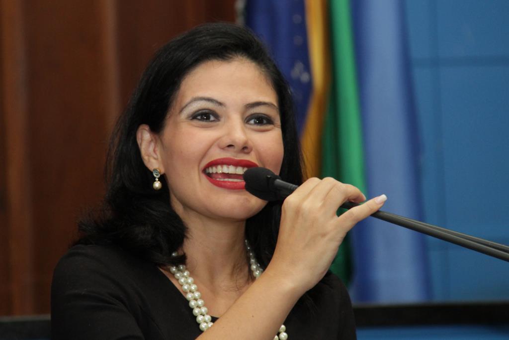 Imagem: Para ela, o governo deve investir na inserção de mais UTIs e na melhor distribuição dos leitos