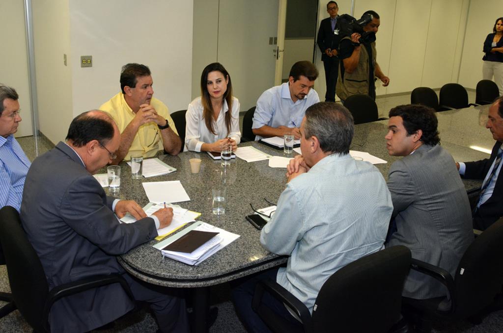 Imagem: Líderes de bancadas se reuniram na sala da presidência para discutir propostas dos trabalhos deste ano 