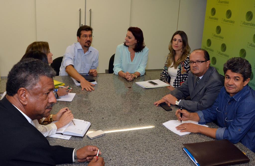 Imagem: A reunião também debateu sobre diminuição da evasão escolar e do índice de reprovação
