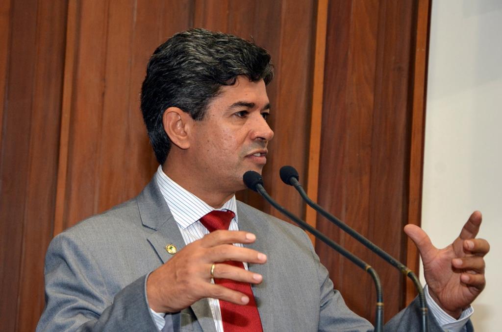 Imagem: Professor Rinaldo defende a implantação de um local adequado para tratamento de dependentes químicos