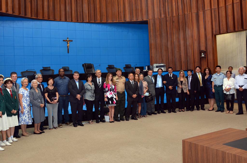 Imagem: Sessão solene em homenagem à doutrina Sukyo Mahikari foi realizada no plenário Deputado Júlio Maia