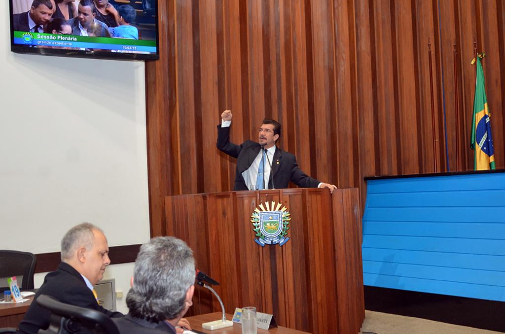 Imagem: Parlamentar quer que prefeitura disponibilize profissional para trocar sonda de menino em posto próximo à escola onde estuda