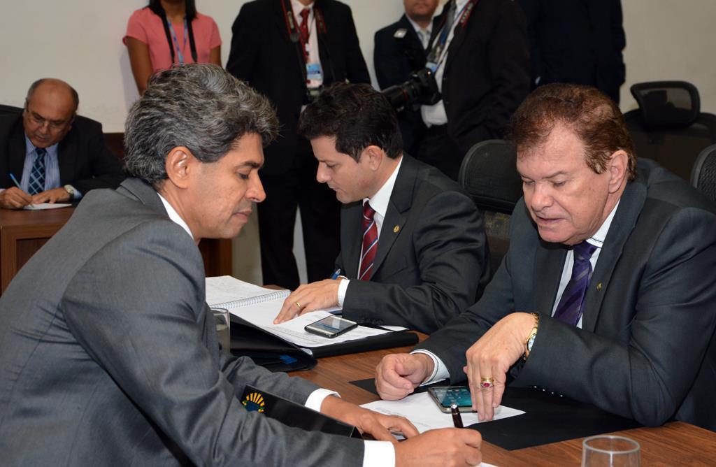 Imagem: O projeto se aprovado pelos deputados poderá ser concedido a servidores ativos, inativos e pensionistas.