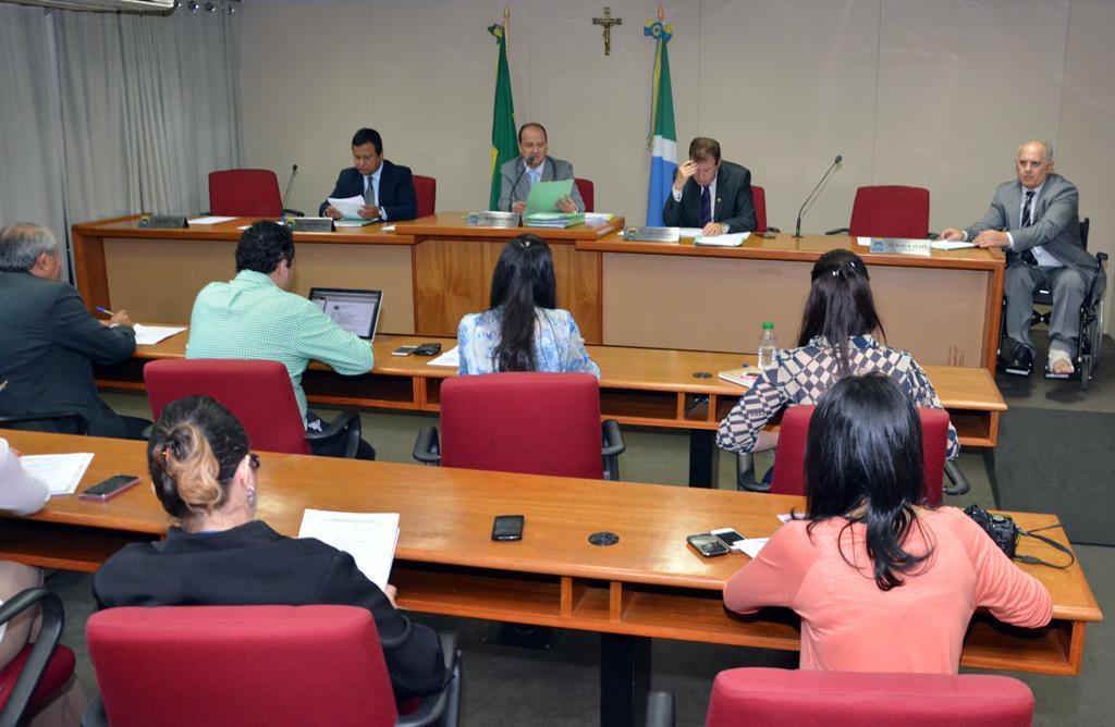 Imagem: CCJR já ocorre todas as terças; agora outras comissões também poderão se reunir semanalmente no plenarinho