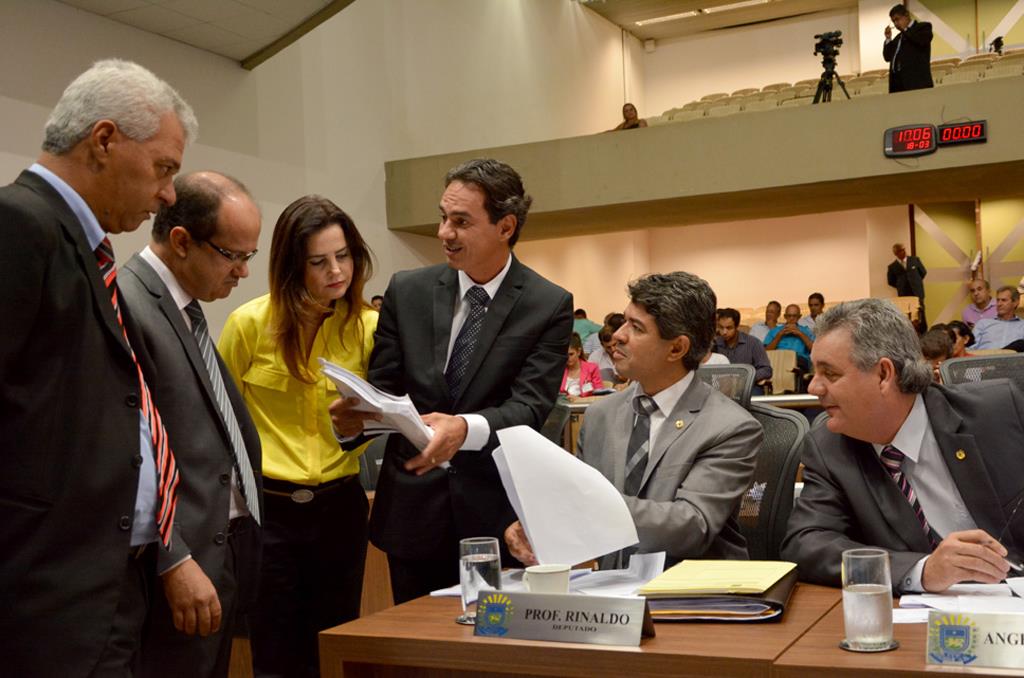 Imagem: Marquinhos apresentou na 5ª feira um requerimento solicitando CPI, que foi assinado por outros parlamentares 