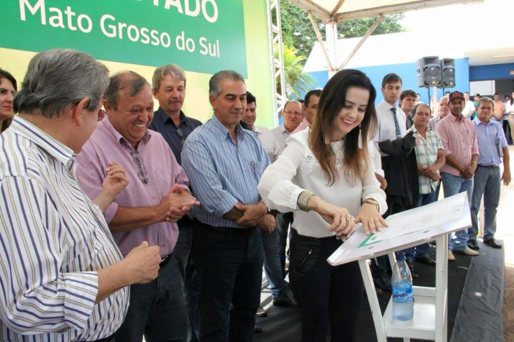 Imagem: Mara Caseiro assina liberação de obras no Conesul