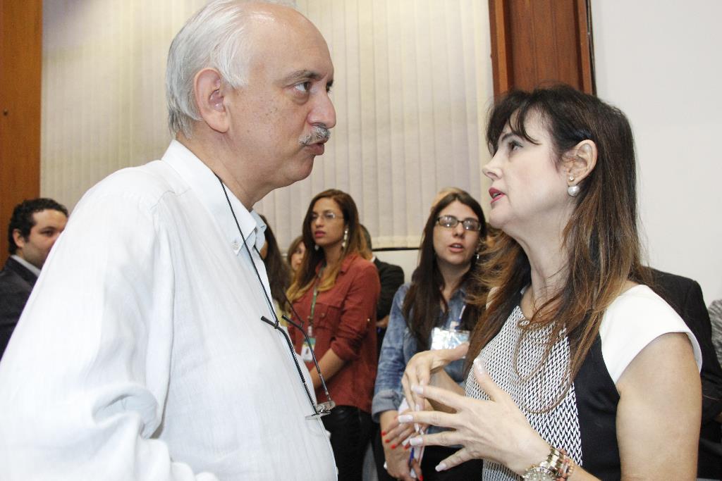 Imagem: Deputada Mara e o diretor da Santa Casa, Wilson Teslenco