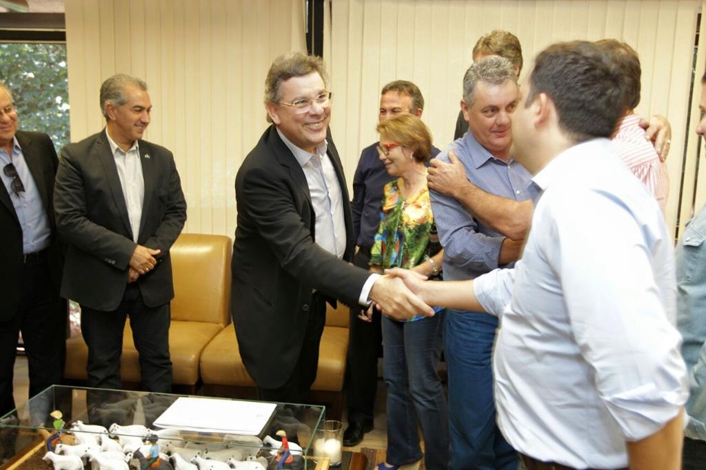 Imagem: Marcio Fernandes agradece aos empresários da Asperbras a escolha por Agua Clara