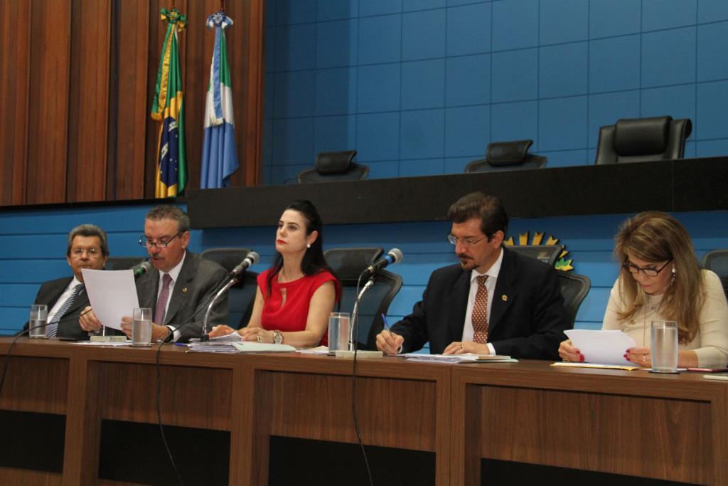 Imagem: Membros da CPI ouvem delegado da PF