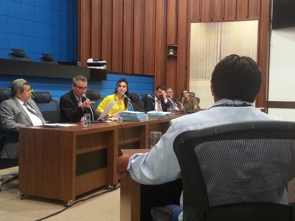 Imagem: Mara Caseiro comanda sessão secreta onde indígena foi ouvido