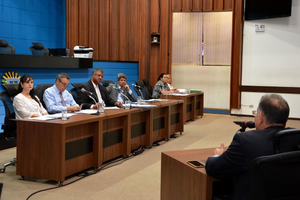 Imagem: Mara Caseiro questiona secretário de Saúde durante CPI