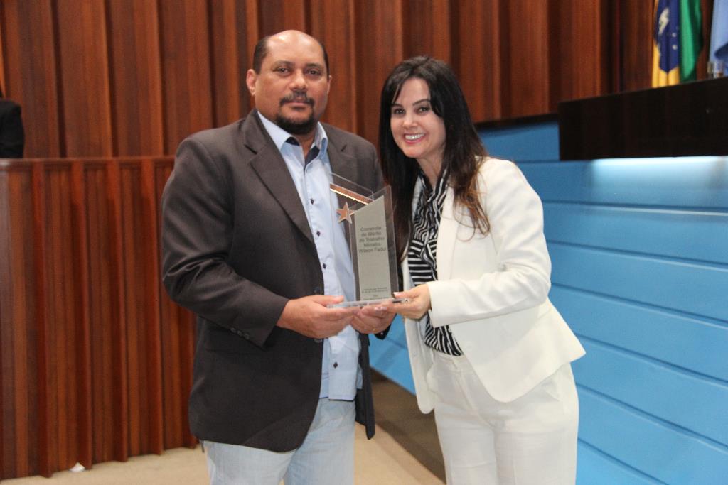 Imagem: José Américo foi o homenageado da deputada Mara Caseiro