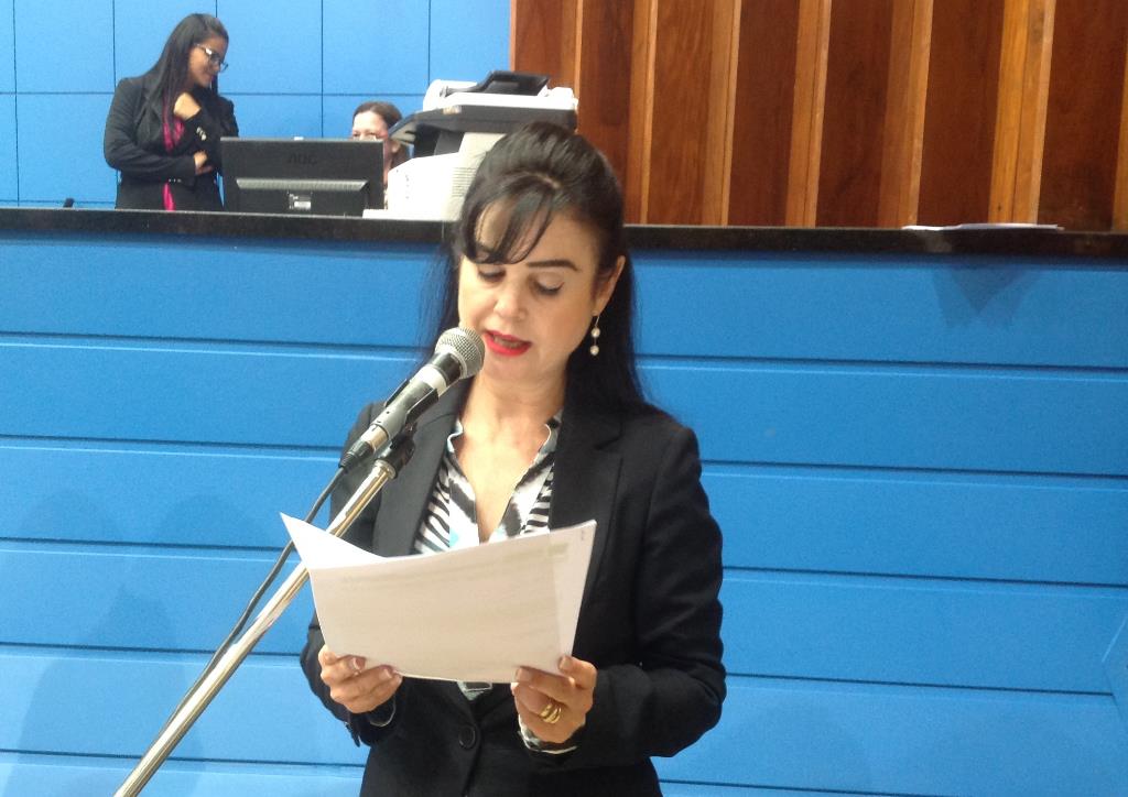 Imagem: Mara Caseiro faz pedido pela educação de Iguatemi