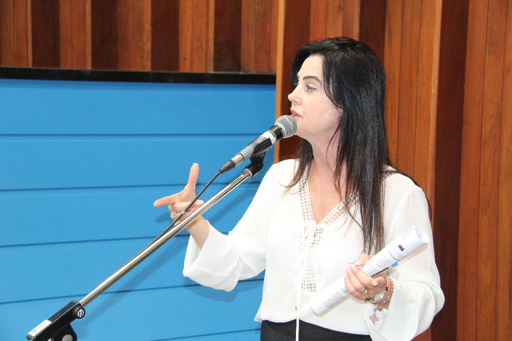 Imagem: Mara Caseiro pede ajuda a Corpo de Bombeiros em Mundo Novo