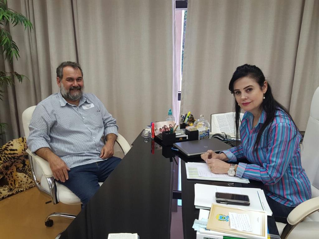 Imagem: Prefeito de Mundo Novo discute fechamento de hospital com deputada Mara