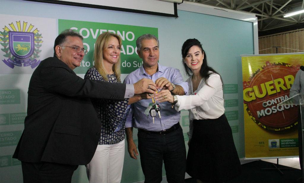 Imagem: Mara Caseiro participa da entrega das chaves dos veículos na Governadoria