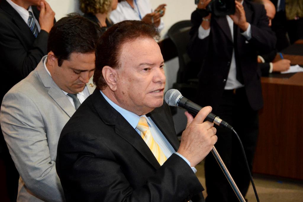 Imagem: Programa prevê sanções contra quem atirar lixo em logradouros e áreas públicas