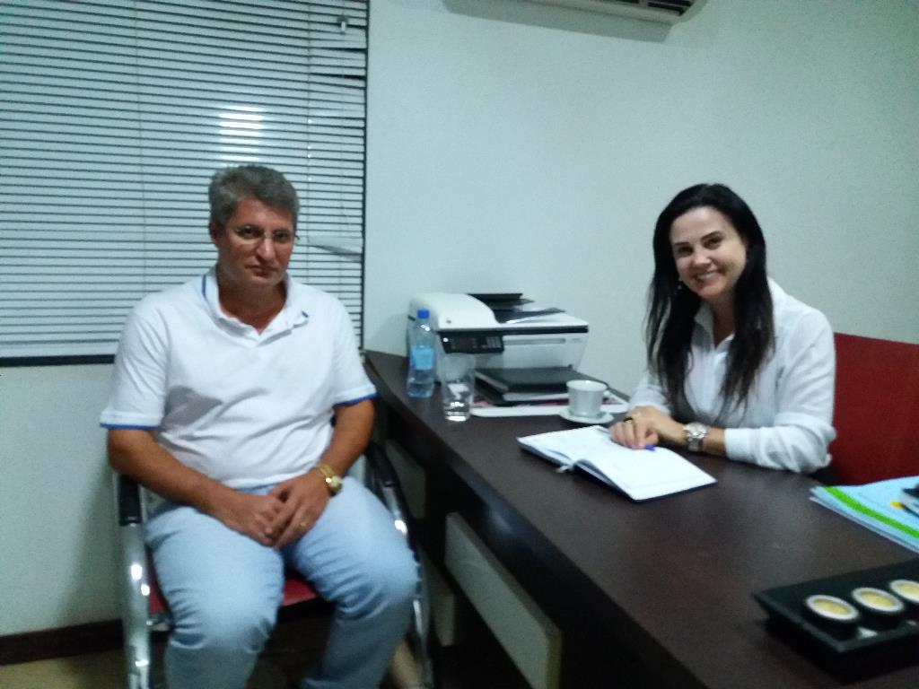 Imagem: Mara Caseiro e vereador discutem recursos para Japorã