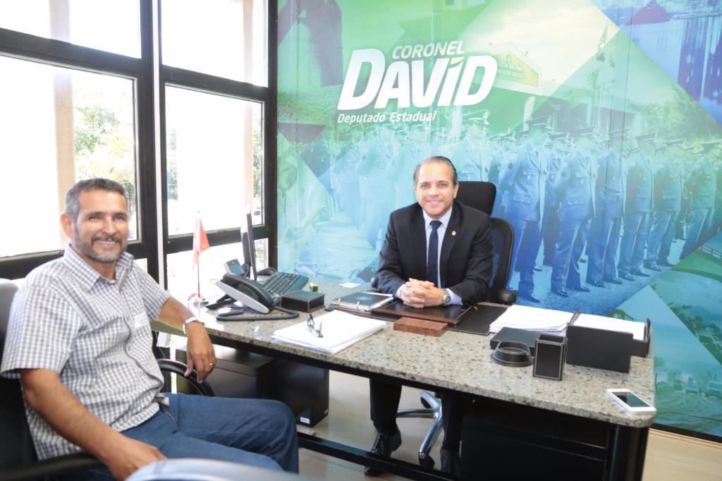 Imagem: Durante encontro, o deputado reafirmou seu compromisso com a cidade de Aparecida do Taboado